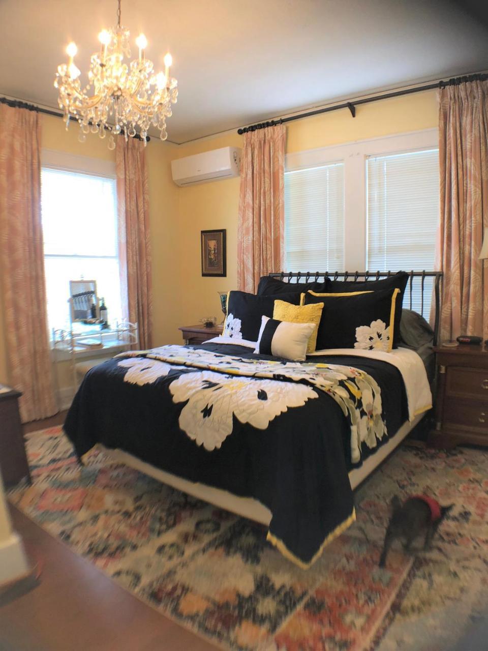 Avenue O Bed And Breakfast Галвестон Экстерьер фото